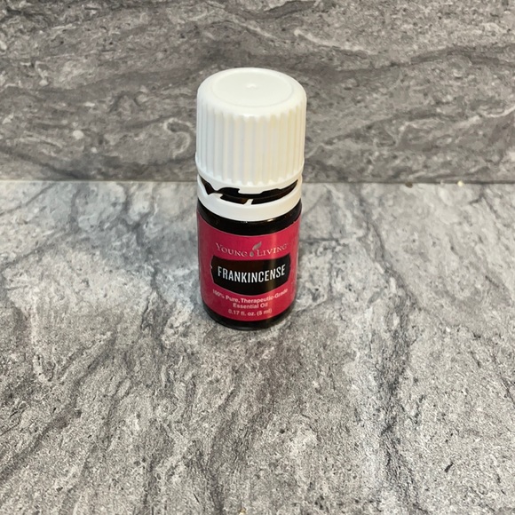 Young Living essential oil {Frankincense} 5ml